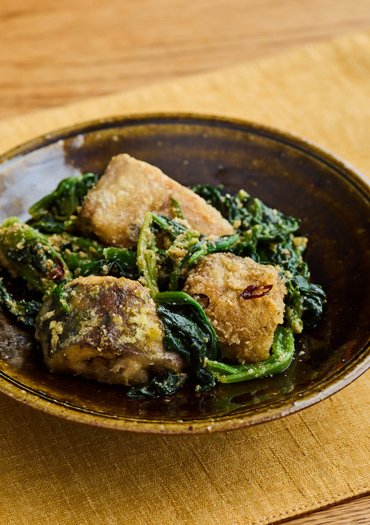 さば缶とほうれん草のごま炒め