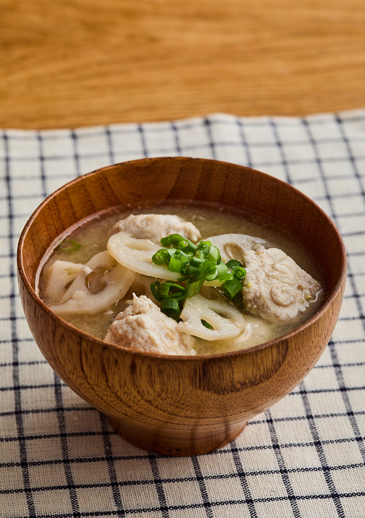 鶏団子とれんこんのみそ汁
