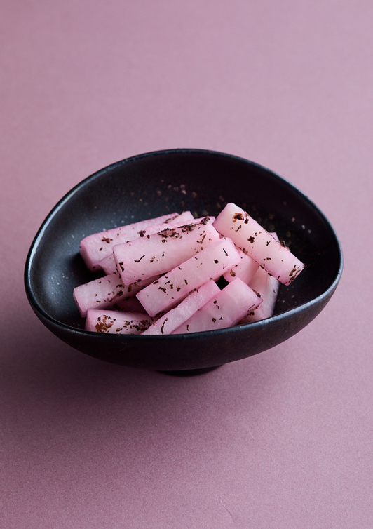 作り置きに 大根の赤しそ漬け