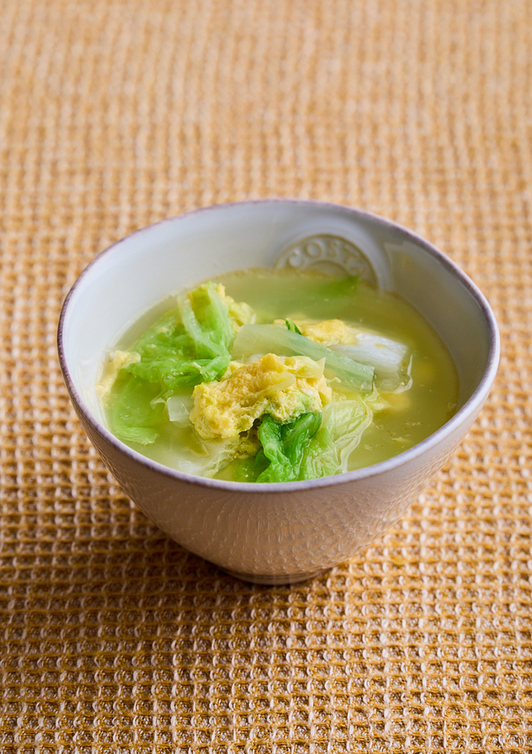 白菜と卵の中華風スープ