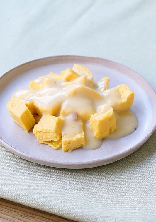 コンビニ食材で ふわふわ卵のカルボナーラソース