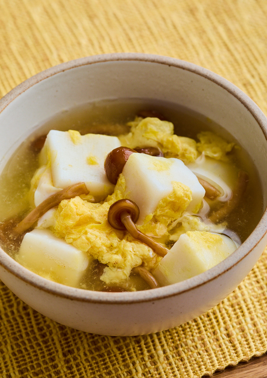 はんぺんとなめこのかき玉スープ