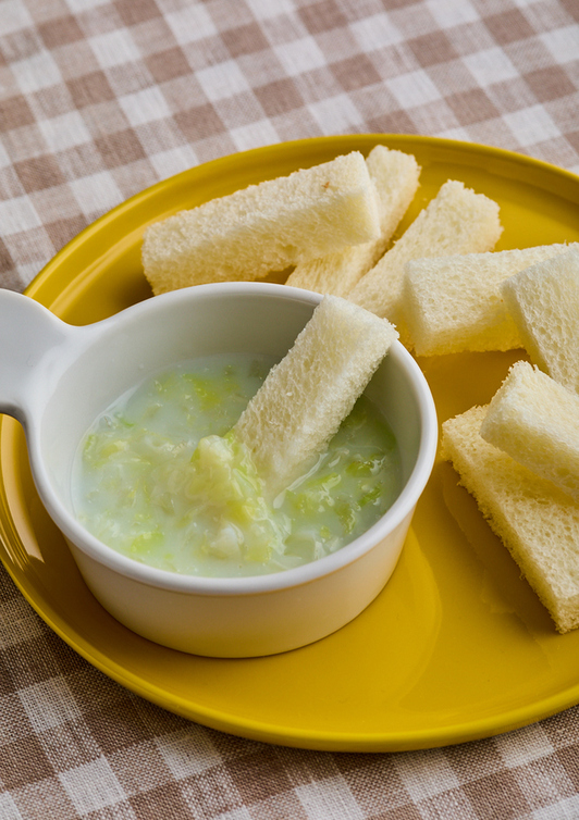 【離乳食・後期】白菜のクリーム煮ひたパン