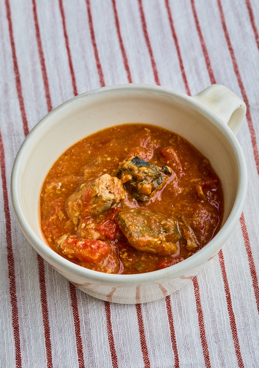 さば缶とトマトのレンチンカレー