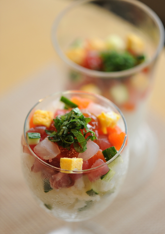 超簡単スプーンで食べるカップ寿司