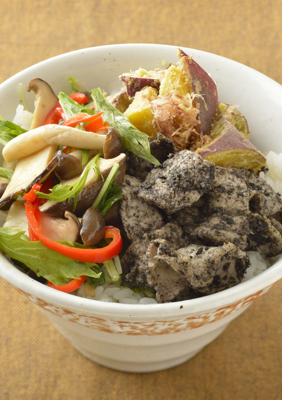 豚肉の胡麻だれ和えどんぶり