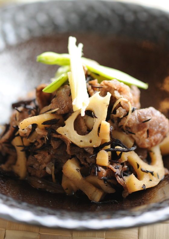牛肉とひじきの煮物