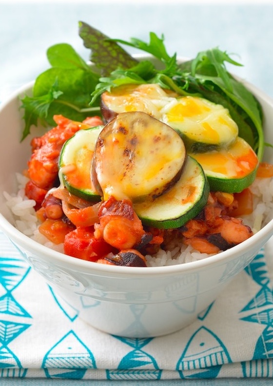 たこのトマト煮 チーズどんぶり
