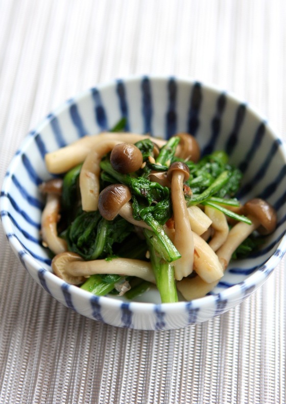 おかか香る 菊菜としめじのゴマ和え