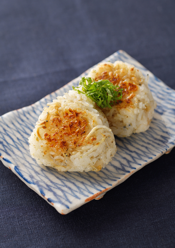 じゃことさんしょうの焼きおにぎり