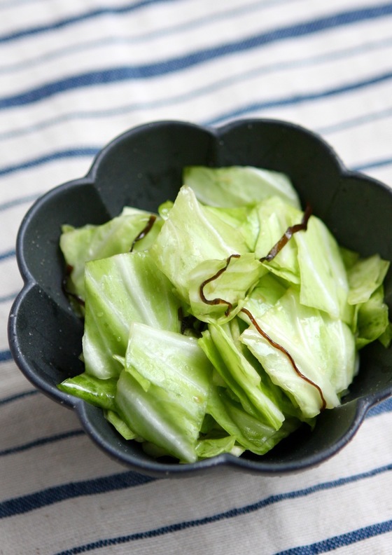 簡単おつまみ 塩こんぶキャベツ