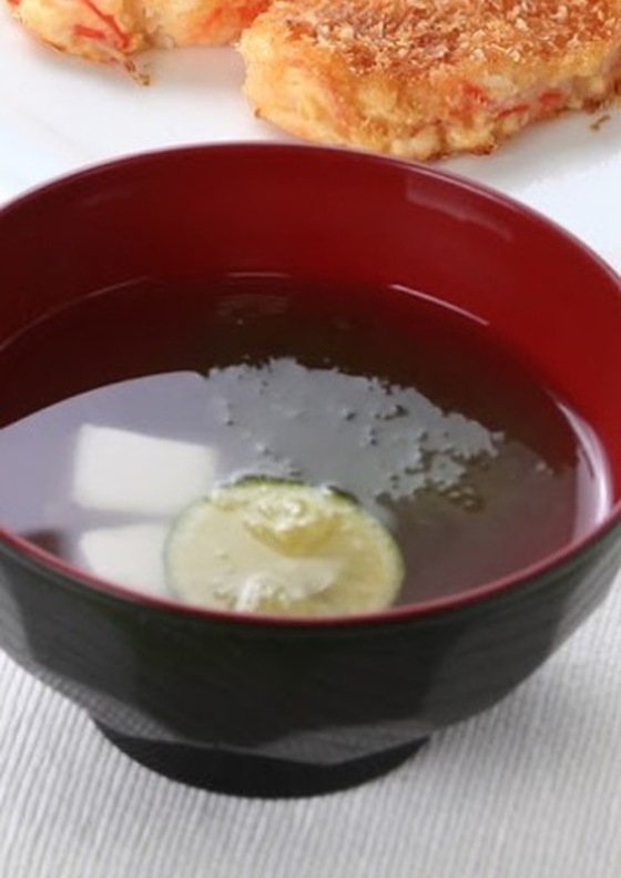 豆腐と削り昆布のすまし汁