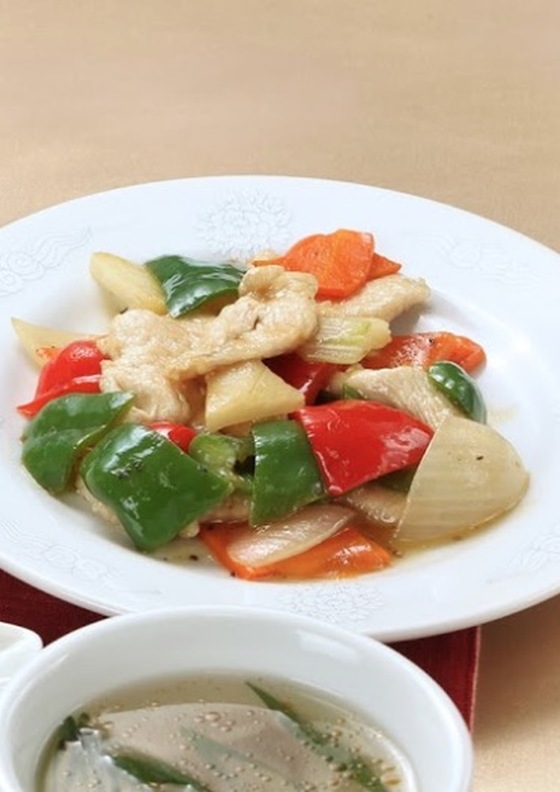 鶏と彩り野菜の黒酢炒め