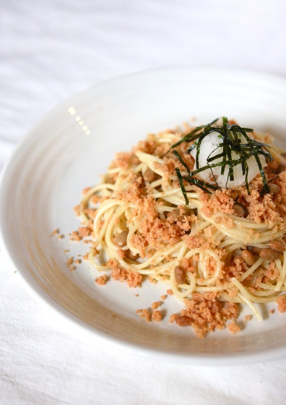 鮭フレークとおろし納豆のスパゲッティー