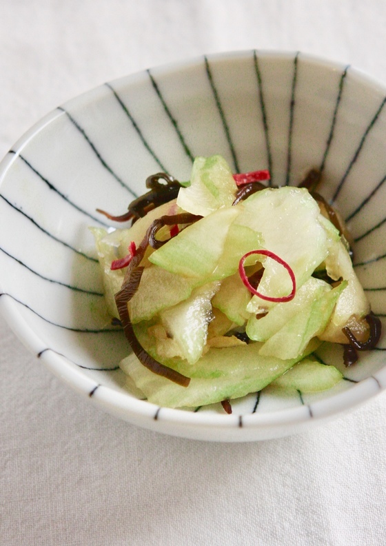 超簡単 ピリ辛 セロリの塩昆布漬け