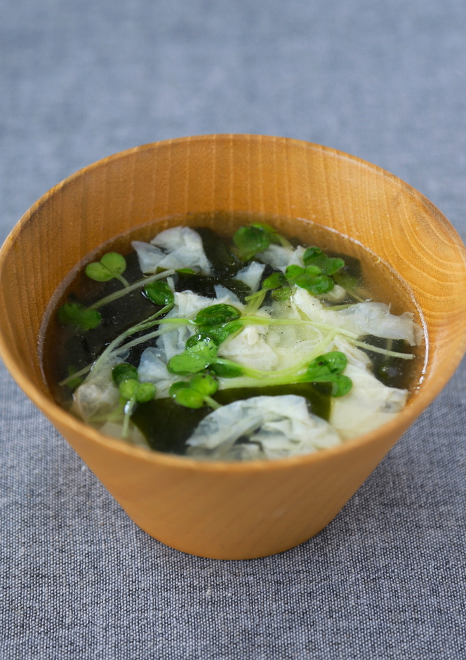 生ゆばとわかめの中華スープ