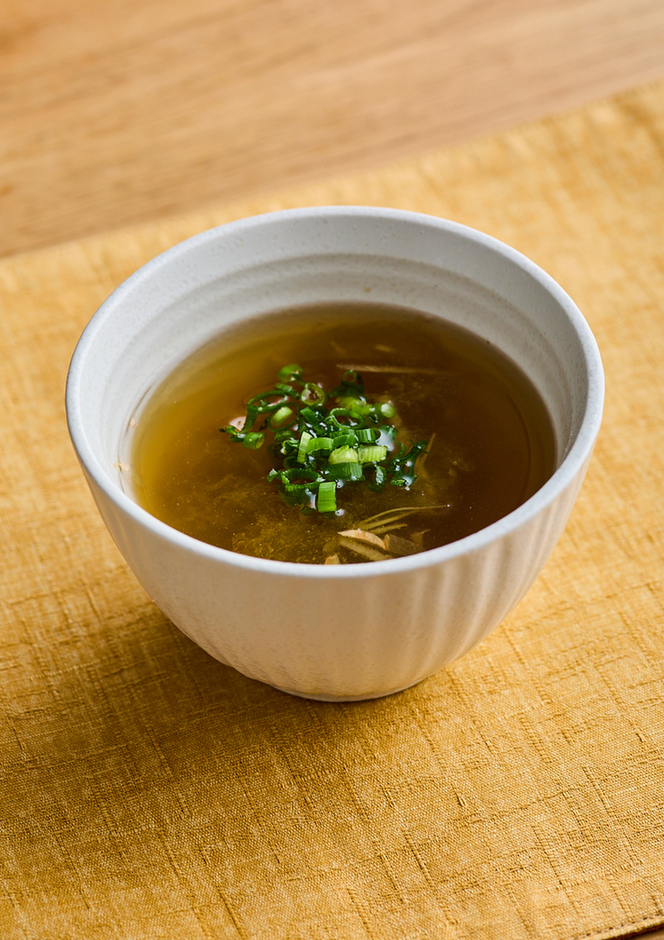 とろろ昆布と生姜のスープ