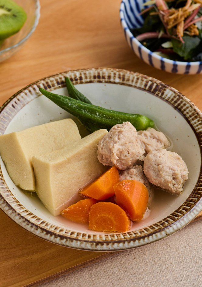 鶏団子と高野豆腐の煮浸し