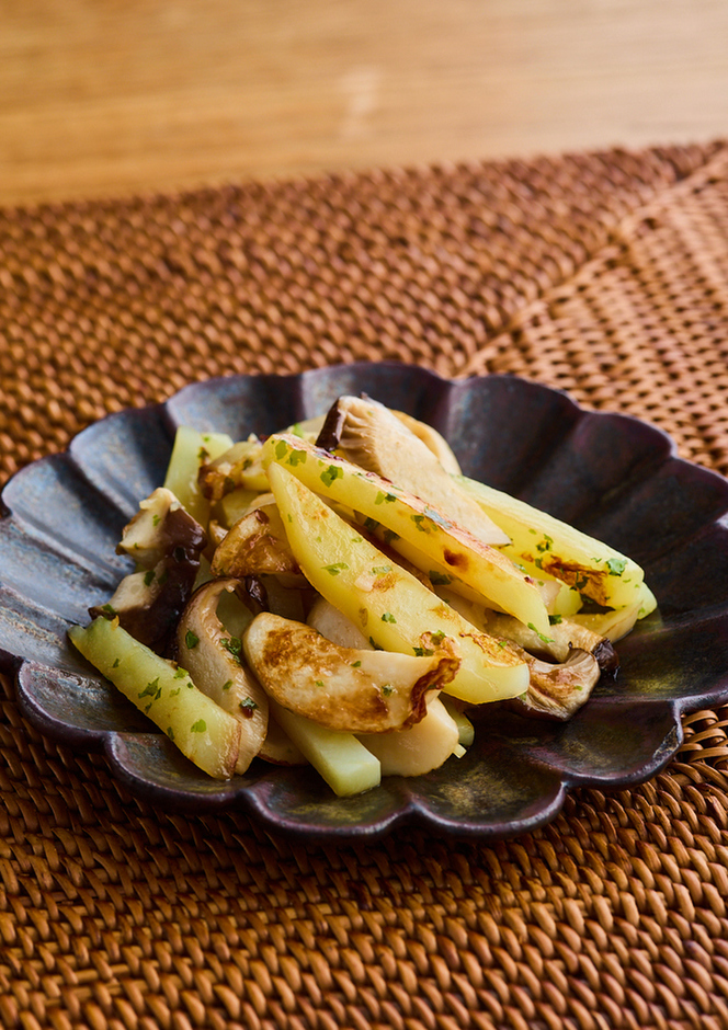 ほぼ塩0 じゃがいもとエリンギのにんにく炒め