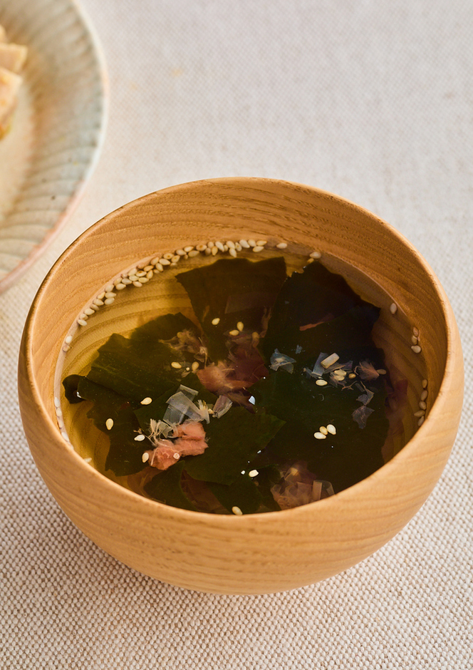 お湯を注ぐだけ わかめと梅のスープ