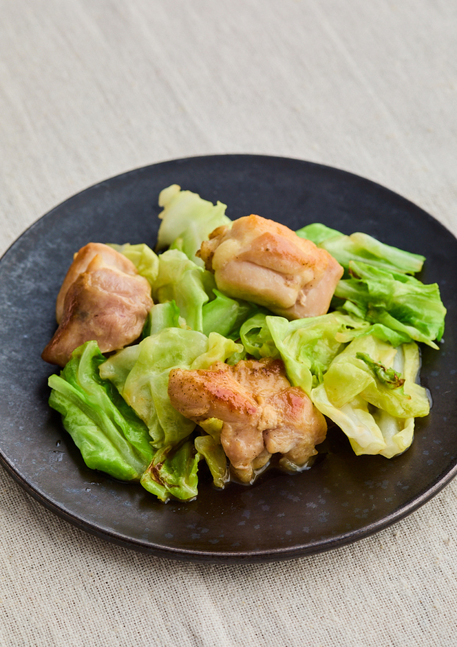 鶏肉とキャベツのバターしょうゆ炒め