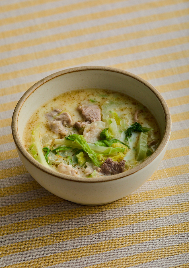 豚肉と白菜のごま豆乳スープ