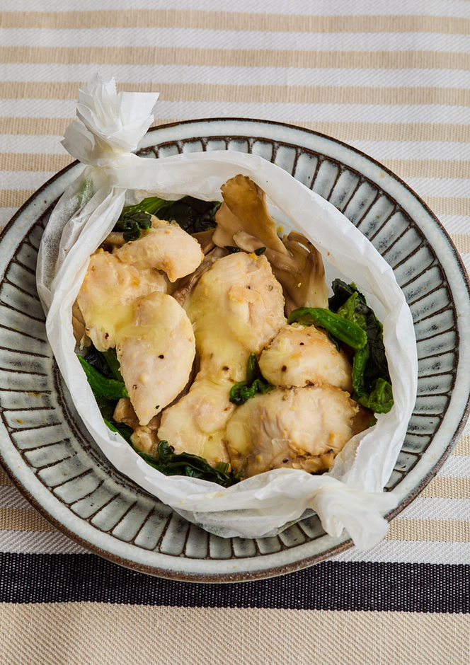 鶏ささ身とまいたけのみそチーズ蒸し