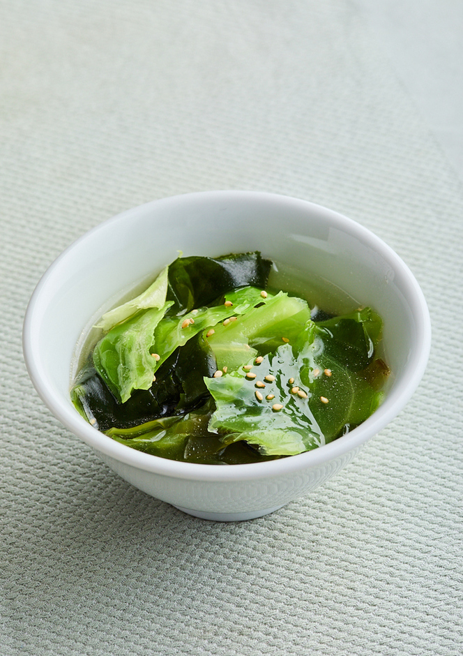 キャベツとわかめの中華スープ