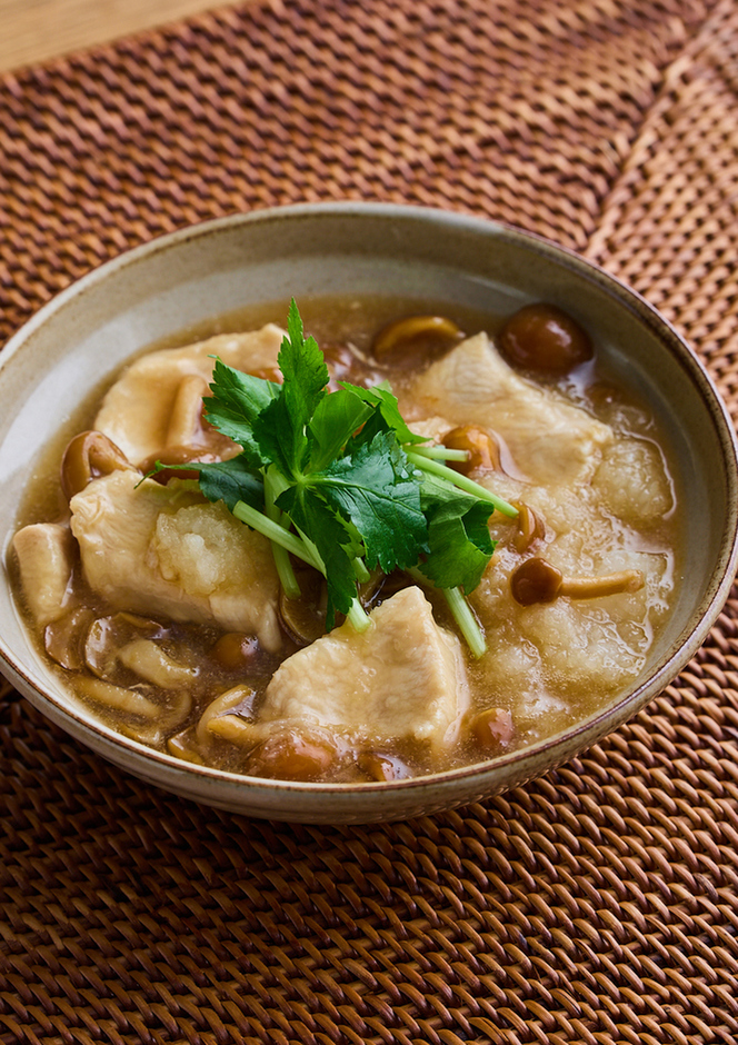 鶏むね肉となめこのみぞれ煮