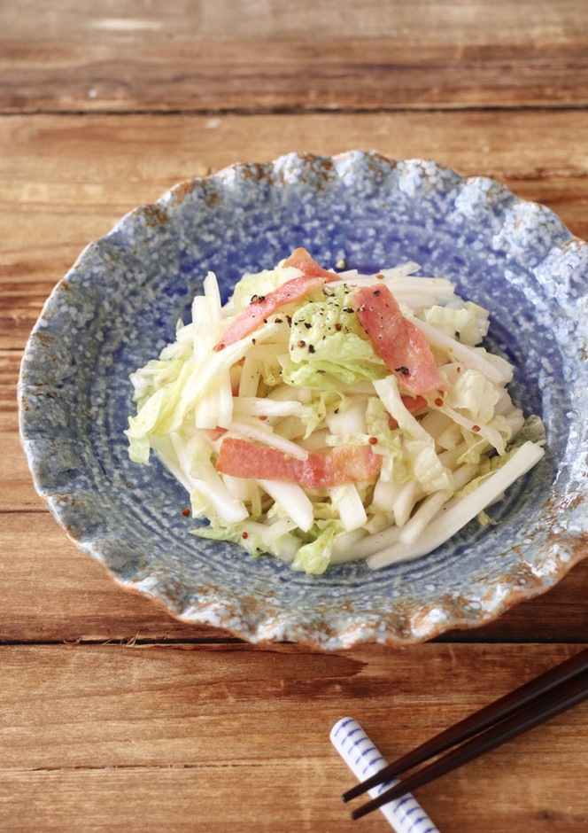 白菜とカリカリベーコンのサラダ