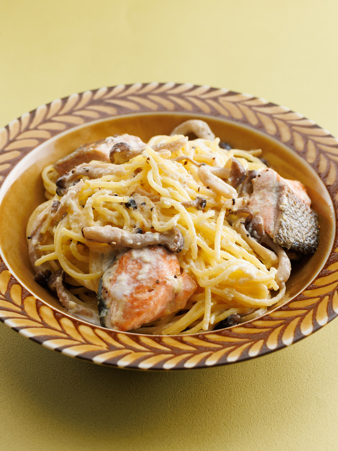 鮭ときのこの豆乳クリームパスタ