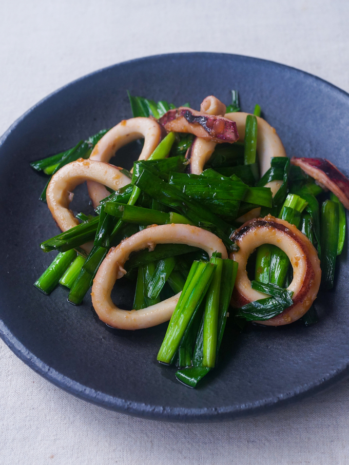 いかとにらのにんにく醤油炒め