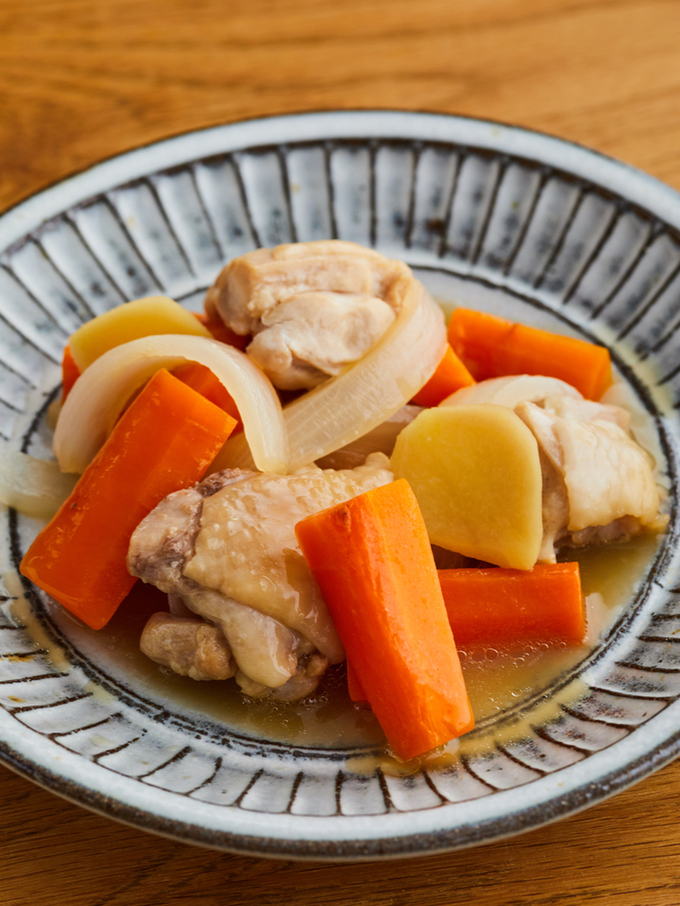 鶏肉と玉ねぎ、にんじんの酢しょうが蒸し