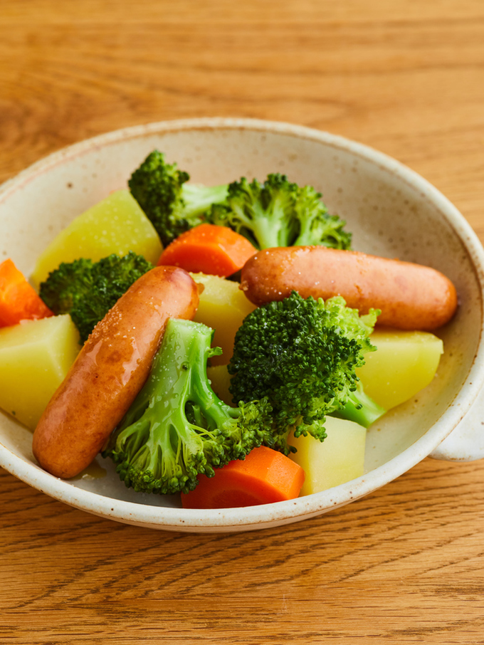 野菜とソーセージのフライパン蒸し
