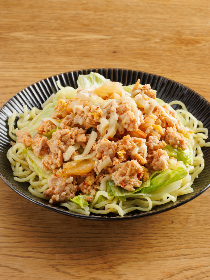 包丁いらず 鶏キムチーズのピリ辛まぜそば