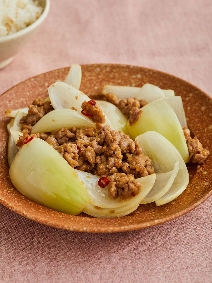 玉ねぎとひき肉のピリ辛みそ炒め