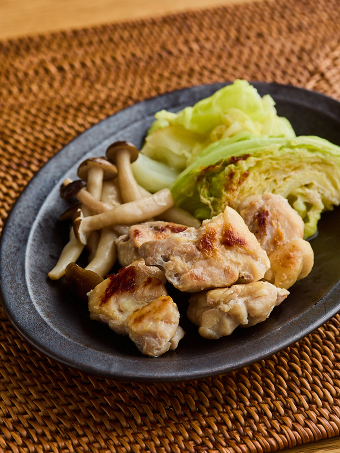 鶏肉とキャベツの塩蒸し焼き