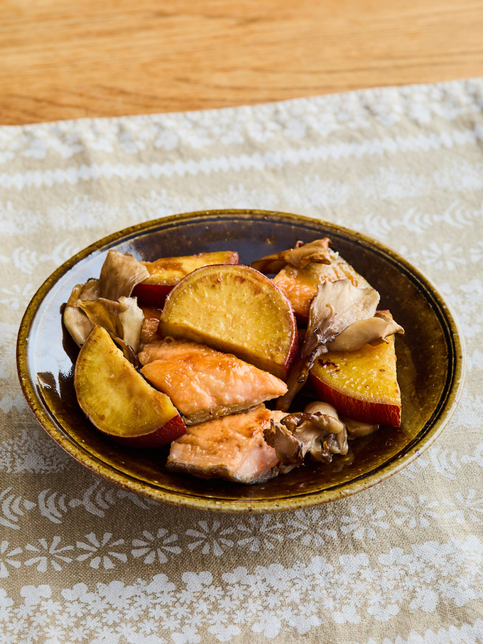 鮭とさつまいものバターしょうゆ炒め