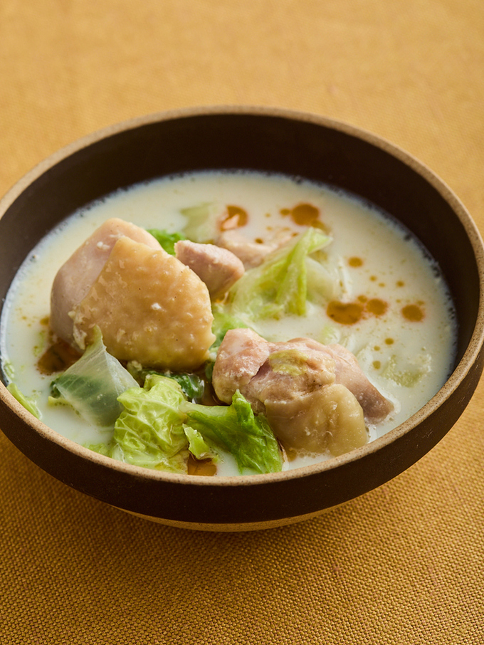 レンジで鶏肉と白菜の白湯風スープ