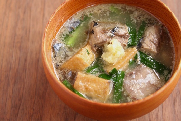 さば缶と厚揚げのごまみそ汁