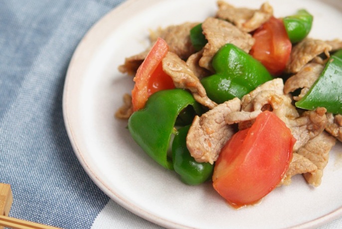トマトとピーマンと豚肉のオイスター炒め