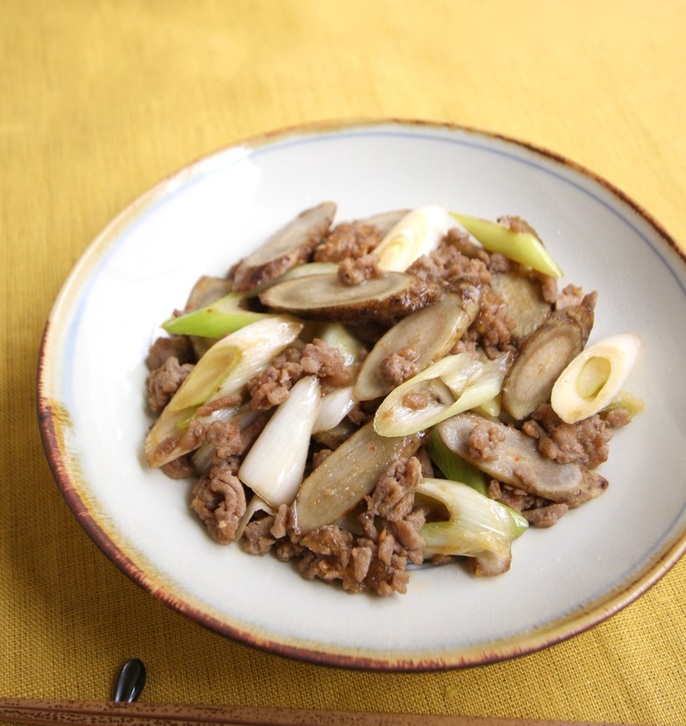豚ひき肉とごぼうの辛みそ炒め
