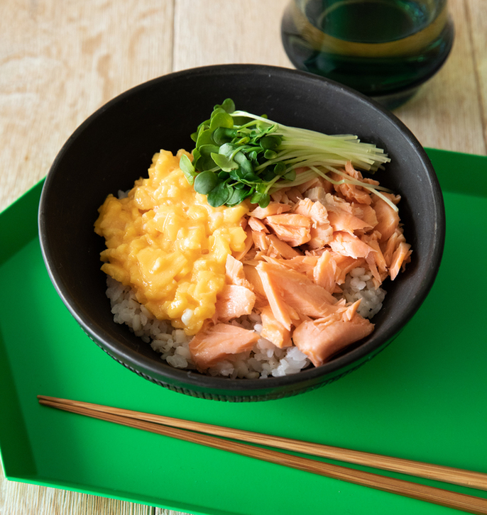 甘塩鮭の三色丼