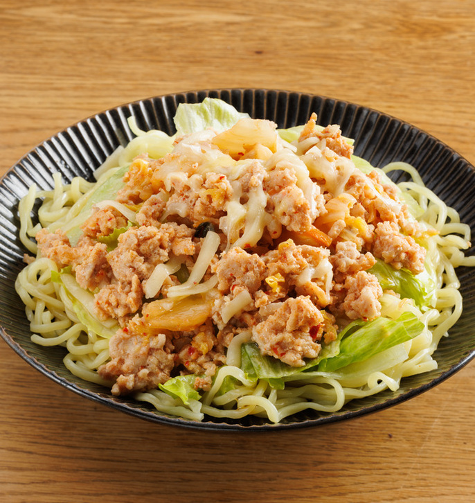 包丁いらず 鶏キムチーズのピリ辛まぜそば