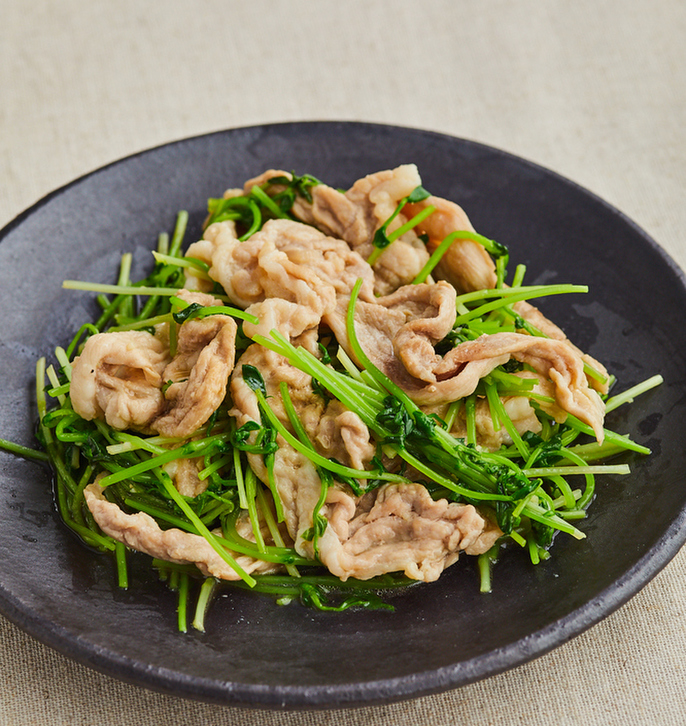 豆苗と豚肉のにんにくしょうゆ炒め