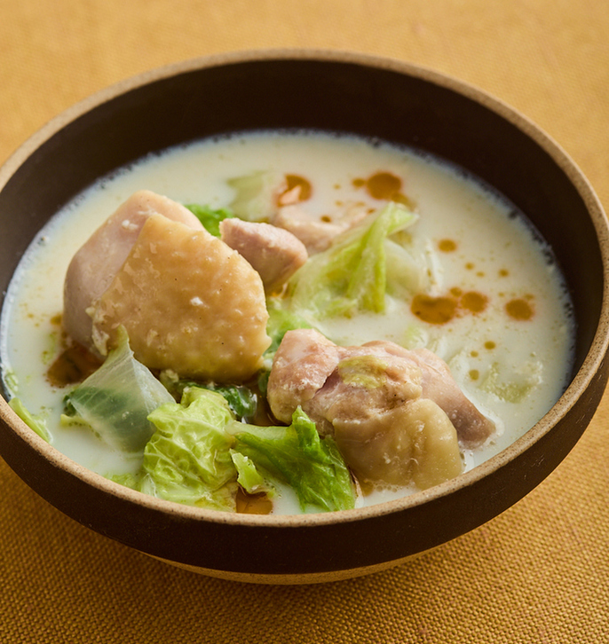 レンジで鶏肉と白菜の白湯風スープ