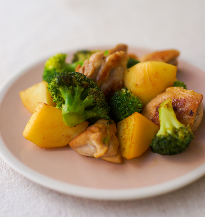 鶏肉とブロッコリーのガリバタ炒め