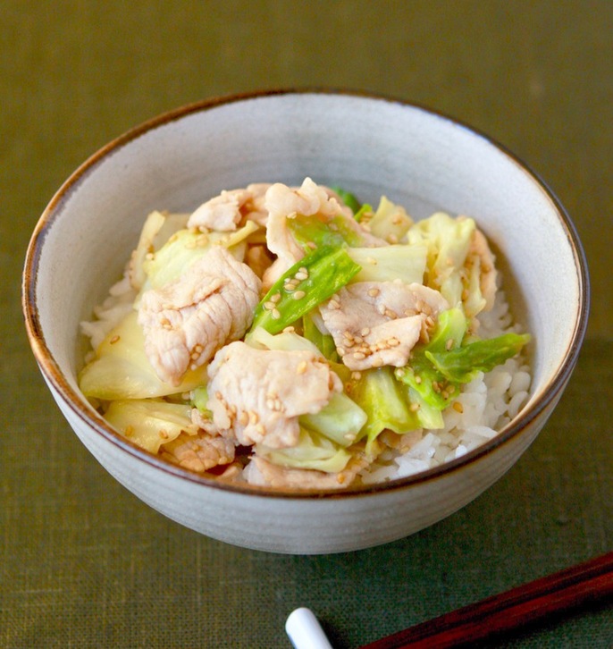 豚肉とキャベツのごまみそ丼