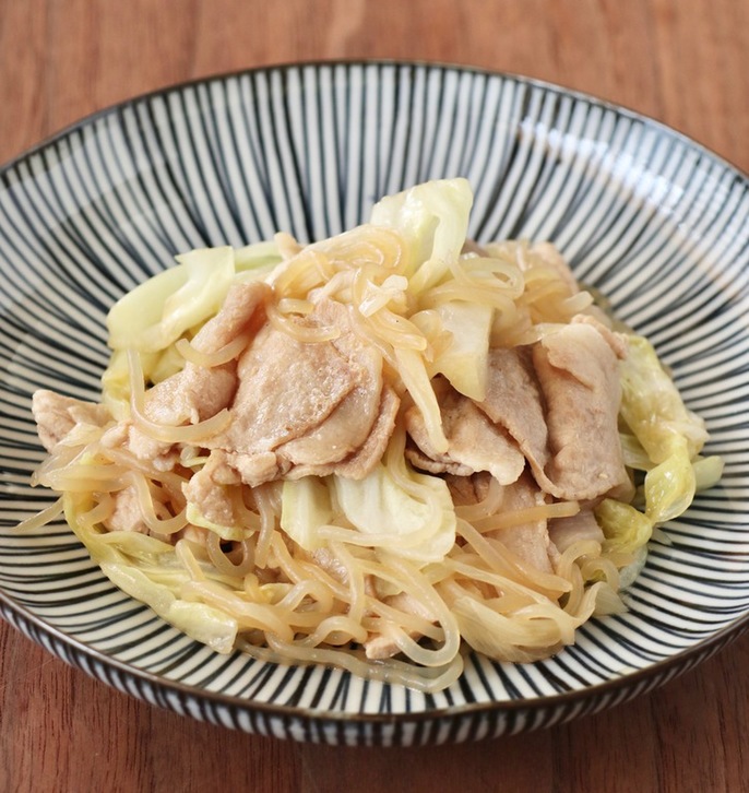 豚肉とキャベツとしらたきの炒め物