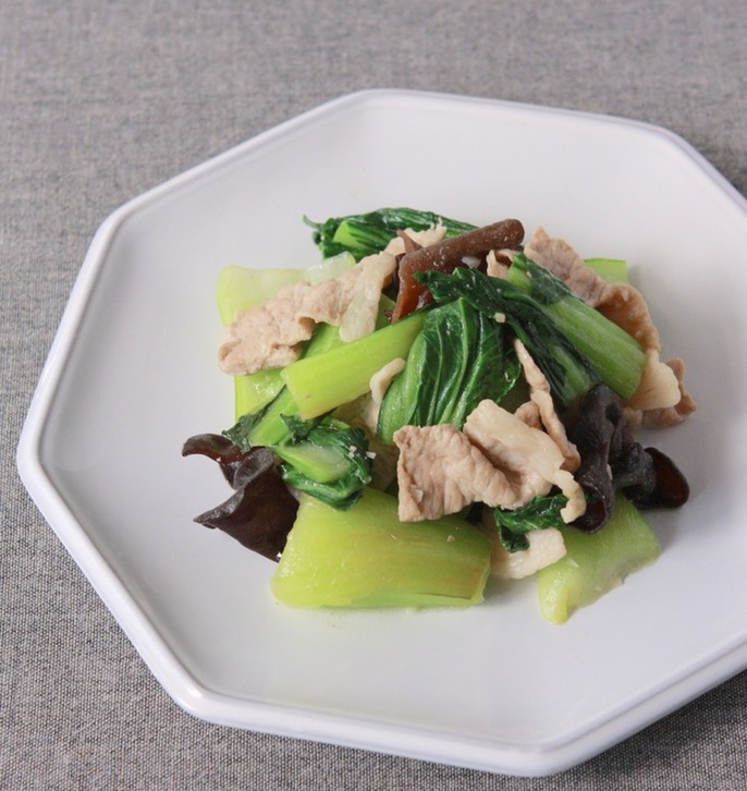 チンゲン菜きくらげ豚肉のにんにく塩炒め